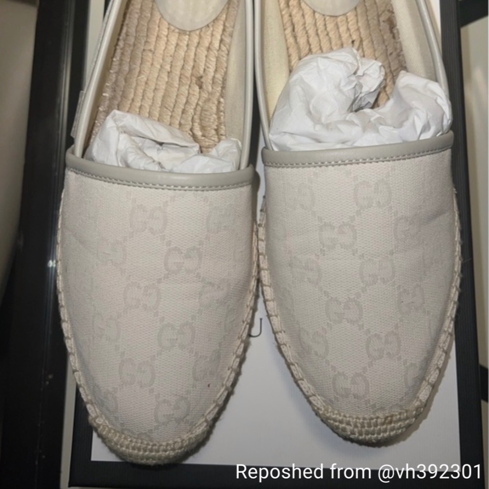 Gucci Espadrilles, Size 40.5 US 10.5. Neutral Color, small platform.